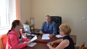 В Ядринском районе провел прием граждан Уполномоченный по правам человека Юрий Кручинин