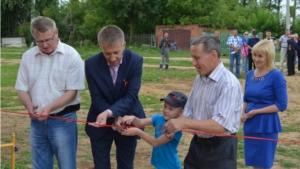 В рамках Дня деревни Карабаши Мариинско-Посадского района многодетной семье вручены ключи от нового дома