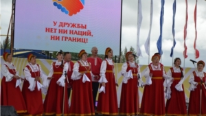 Народный хор русской песни выступил на Дне дружбы Чувашии и Ульяновской области в Шемуршинском районе