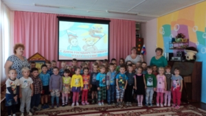 Работники музея провели с дошкольниками  праздничное мероприятие. посвященное Дню Государственного флага РФ
