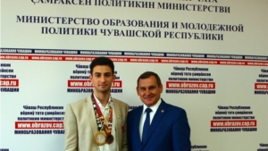 Министр Владимир Иванов встретился с призером 43 мирового чемпионата Worldskills Competition-2015 Александром Гониашвили