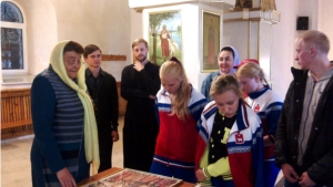 Незрячие участники Всероссийской спартакиады инвалидов на выставках Церковного музея города Чебоксары