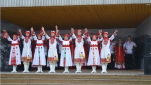 Выступление артистов Чувашского государственного ансамбля песни и танца в городе Мариинский Посад