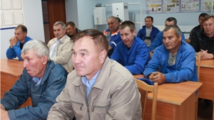 Глава администрации Урмарского района А. Тихонов поздравил работников Урмарского газового участка