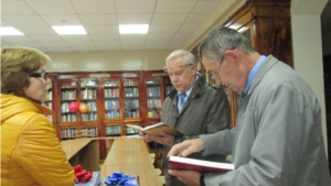 Дар читателям Ядринской центральной библиотеки