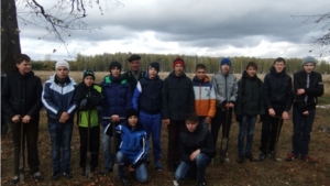 В рамках Дня дерева учащиеся гимназии № 8 г. Шумерля совместно с лесоводами высадили саженцы ели