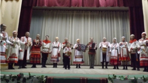Семейный ансамбль «Кӑмӑл» на сцене Октябрьского сельского поселения