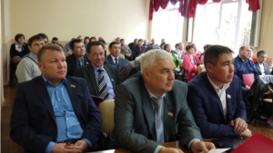 Депутаты районного Собрания на внеочередном втором заседании