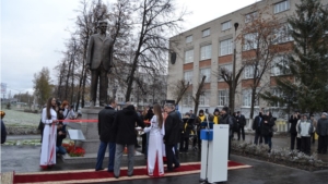 В Чебоксарах открыли памятник сербскому ученому и изобретателю Николе Тесле
