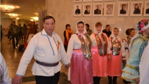 Народный фольклорный ансамбль «Сăрен» принял участие во II Республиканском фестивале национальных культур «Единая семья народов России»