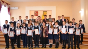 Учащимся школ Порецкого района вручили Сертификаты на присуждение именной стипендии главы администрации Порецкого района