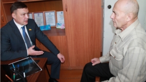 Депутат Госсовета Чувашии Н. Николаев провел прием граждан по личным вопросам