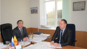 Заместитель главы администрации Батыревского района ознакомился с работой районной станции по борьбе с болезнями животных и ИПС