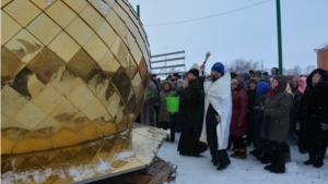 Поднятие купола и креста над храмом с.Н.Шигали