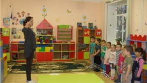 Что же делает кадет в детском саду?