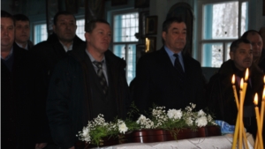 Владимир Денисов посетил храм Рождества Христова