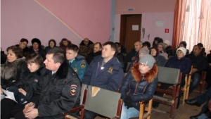 Глава администрации Шумерлинского района встретился с жителями Русско-Алгашинского сельского поселения