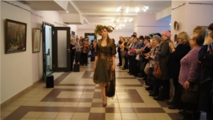 В Национальной библиотеке Чувашии открылась выставка Российской государственной библиотеки искусств