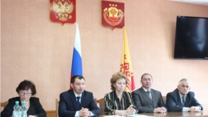 Глава администрации Цивильского района Александр Казаков на встрече с председателями первичных ветеранских организаций района