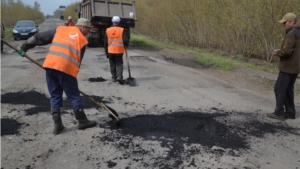 В Алатырском районе на автомобильных дорогах местного значения начат ямочный ремонт