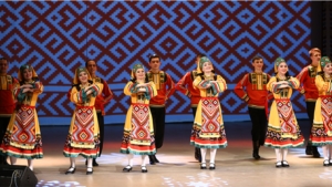 Константин Яковлев посетил концерт «Мы на Волге живём» заслуженного коллектива народного творчества, ансамбля народного танца «Сувар»