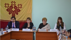 В госистархиве прошел круглый стол «Государственные символы Чувашской Республики: история и современность»