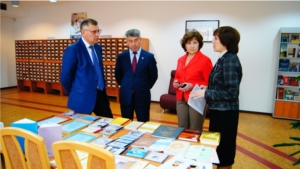 Министр культуры Кировской области посетил Национальную библиотеку Чувашии