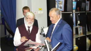 В рамках визита в Чувашию губернатор Саратовской области Валерий Радаев посетил музей космонавтики