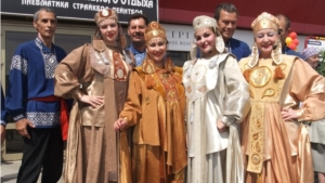 Солнцем, солью, караваем встречает Чувашия родная