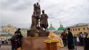 Памятник святым Петру и Февронии Муромским открыт в Чебоксарах