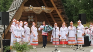 В День семьи, любви и верности Альбина Егорова приняла участие в вручении медалей &quot;За любовь и верность&quot; в Чебоксарском районе