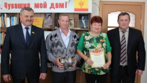 Праздничное мероприятие, посвящённое Международному Дню красоты, в ТОС "Западный"