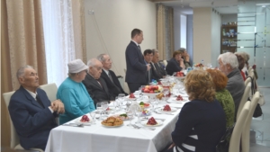 В преддверии Дня пожилых людей Минэкономразвития поздравило своих ветеранов