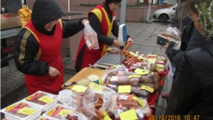 В Калининском районе г.Чебоксары продолжается мобильная торговля продукцией местных товаропроизводителей