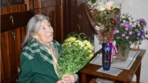 Жительницу села Порецкое поздравили с 90-летним юбилеем