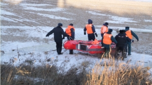 На реке Волга прошла тренировка по спасению людей на водных объектах в осенне-зимний период