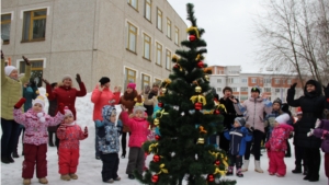 Новогодние дворовые праздники радуют и детвору, и взрослых