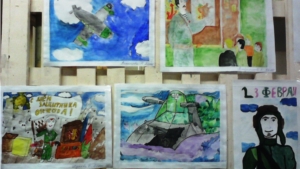 Ко Дню защитников Отечества в Сутчевской СОШ проходит выставка рисунков