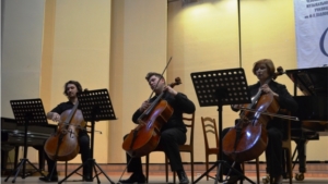 Ярко и празднично в Чебоксарском музыкальном училище прошёл концерт виолончелистов из Казани