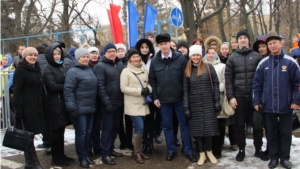 Сотрудники Минтруда Чувашии - участники митинга «Мы вместе», посвященного третьей годовщине воссоединения Крыма с Россией