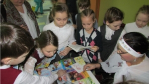 В Чебоксарах состоялась церемония открытия ежегодного праздника «Неделя детской книги-2017»