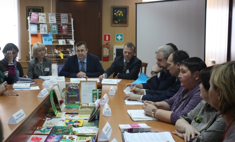 В межпоселенческой библиотеке – День Фонда социального страхования РФ в Козловском районе
