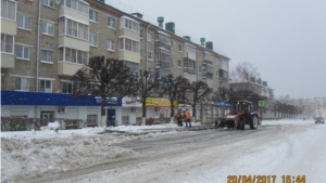 В Калининском районе г.Чебоксары продолжается ликвидация последствий весеннего снегопада