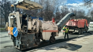 Погодные условия позволили начать ремонт дорог горячим асфальтом