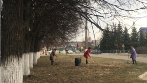 Работники администрации Мариинско-Посадского района и городского поселения организовали субботник