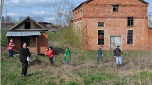 В Порецком районе продолжаются экологические субботники