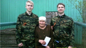Юнармейцы МБОУ "Гимназии №1" удостоились высокой чести вручить поздравления ветеранам