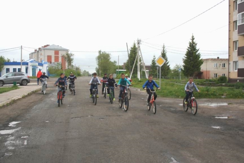 Экологический велопробег "Мир детям на зеленой планете" состоялся в Ибресинском районе