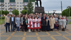 На Красной площади столицы Чувашии отпраздновали день рождения великого чувашского поэта Константина Иванова