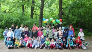 Дом детского творчества г. Чебоксары организовал для детей экскурсию к самому крупному дубу Чувашии
